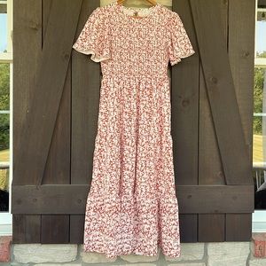 Round Neck Short Sleeves Smocked Floral Midi Dress from Cherieday.  Small.